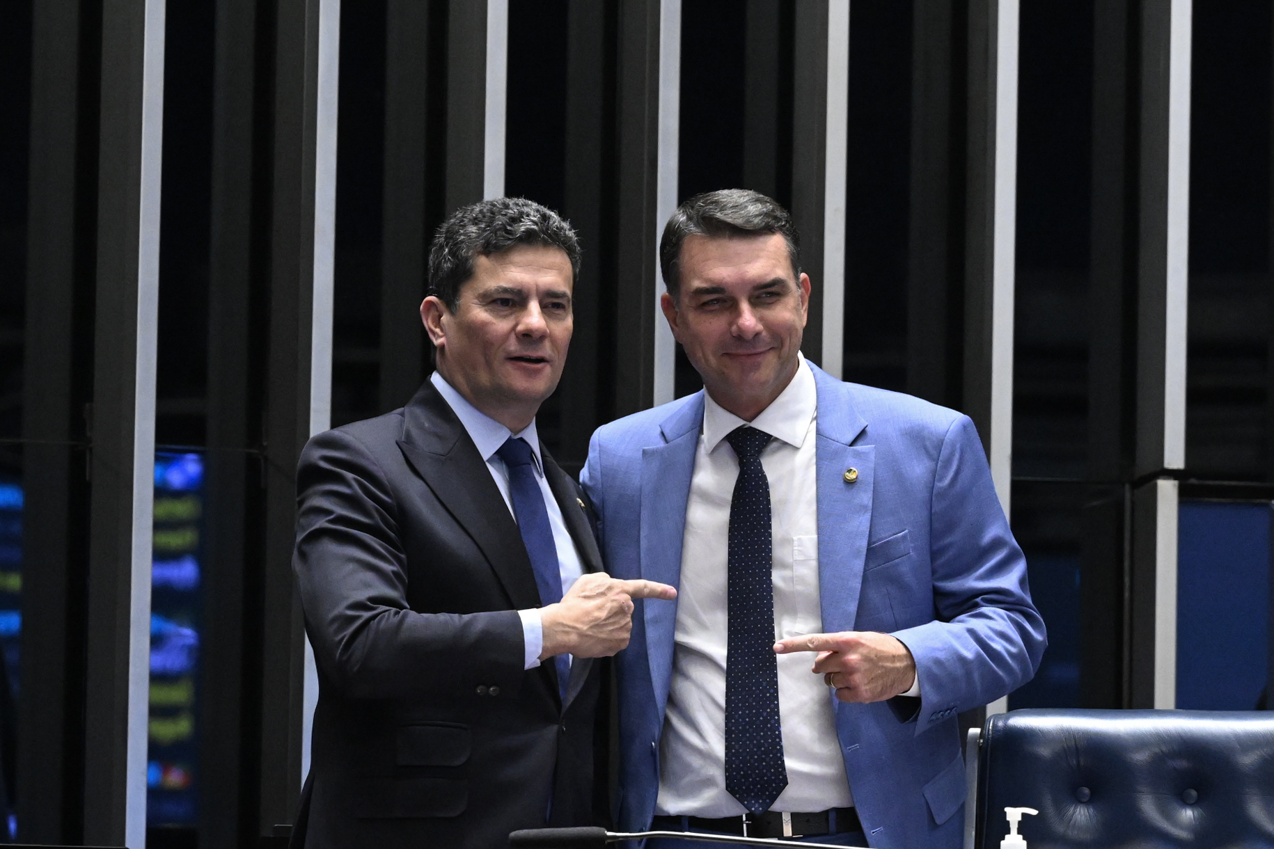 Moro reúne prefeitos em Curitiba para ato de apoio a Flávio Bolsonaro; Elizabeth participou de articulação