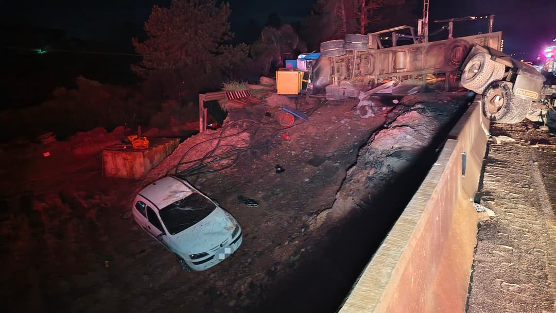 Polícia revela dinâmica de grave acidente entre caminhões que matou motorista na PR-151, em Ponta Grossa