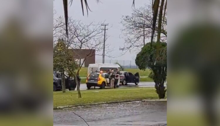 PR: operação policial mobiliza BPChoque e Guarda Municipal na PR-151, em Carambeí