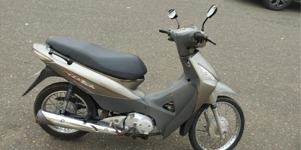 PM recupera moto furtada e apreende adolescente de 17 anos em Ponta Grossa