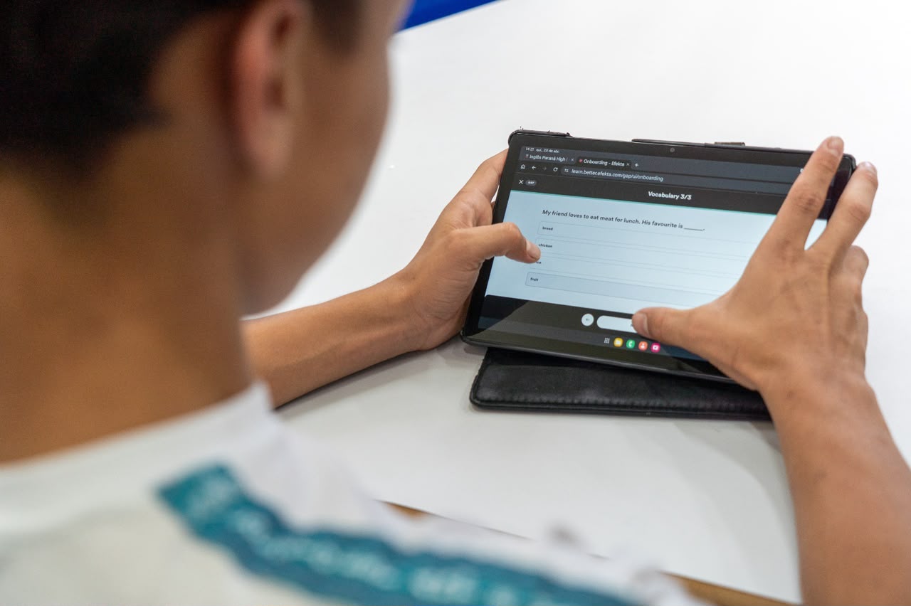 Educação pública do Paraná lidera em conectividade e se destaca em laboratórios
