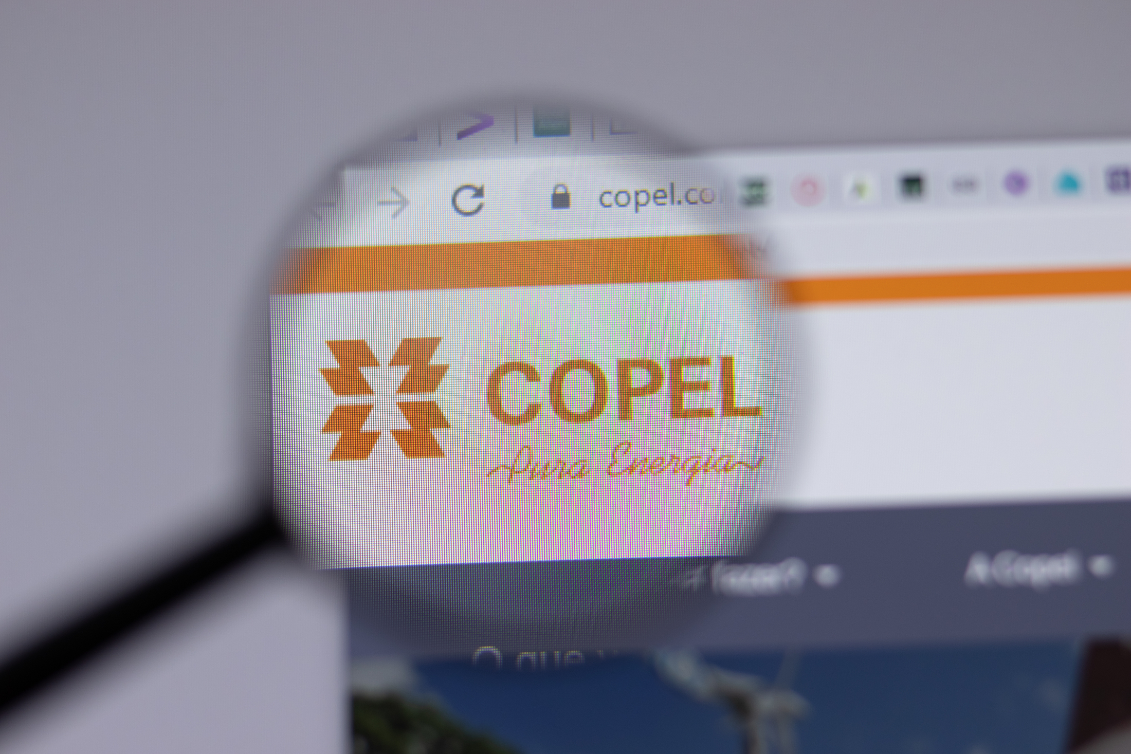 Reclamações contra a Copel aumentam 110% e falta de energia lidera queixas