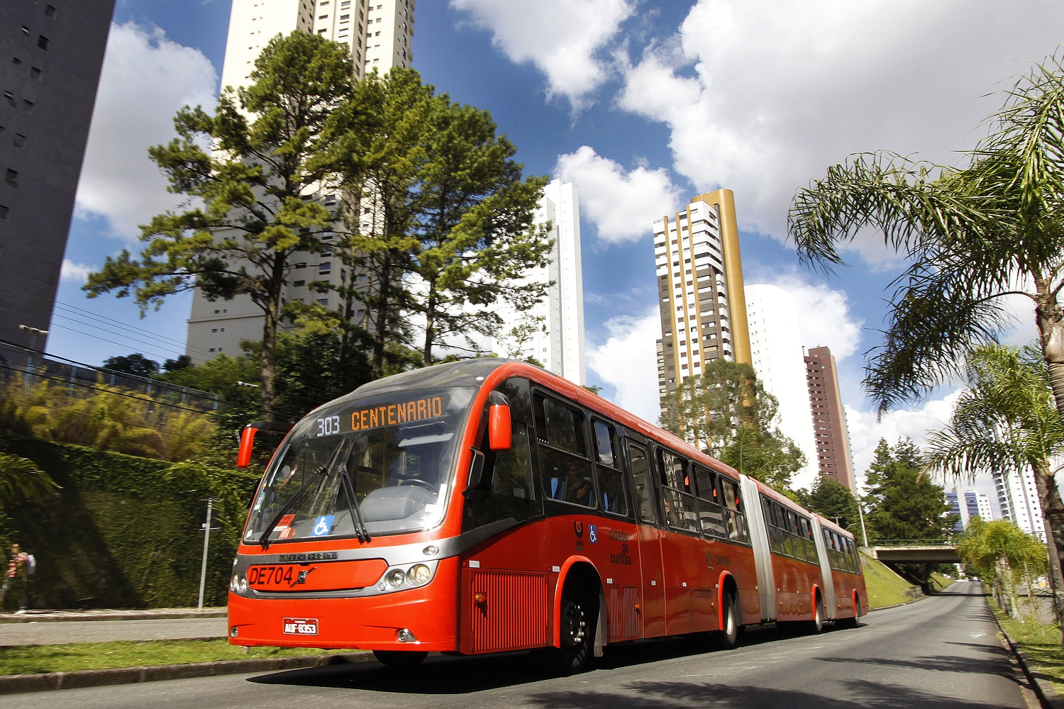 Curitiba terá ônibus grátis no domingo de eleição; veja quem poderá usar