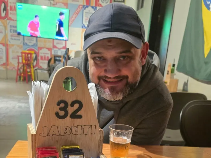 Escritor de Ponta Grossa chega à semifinal do Prêmio Jabuti com romance “Deepirex”