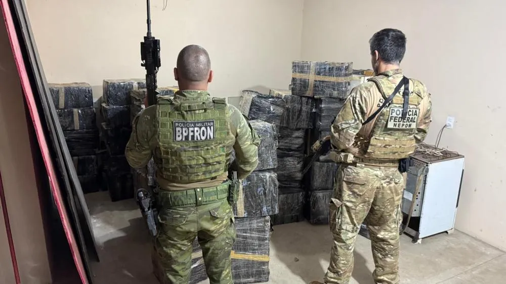 Quase 2,5 toneladas de maconha são encontradas em depósito no Paraná