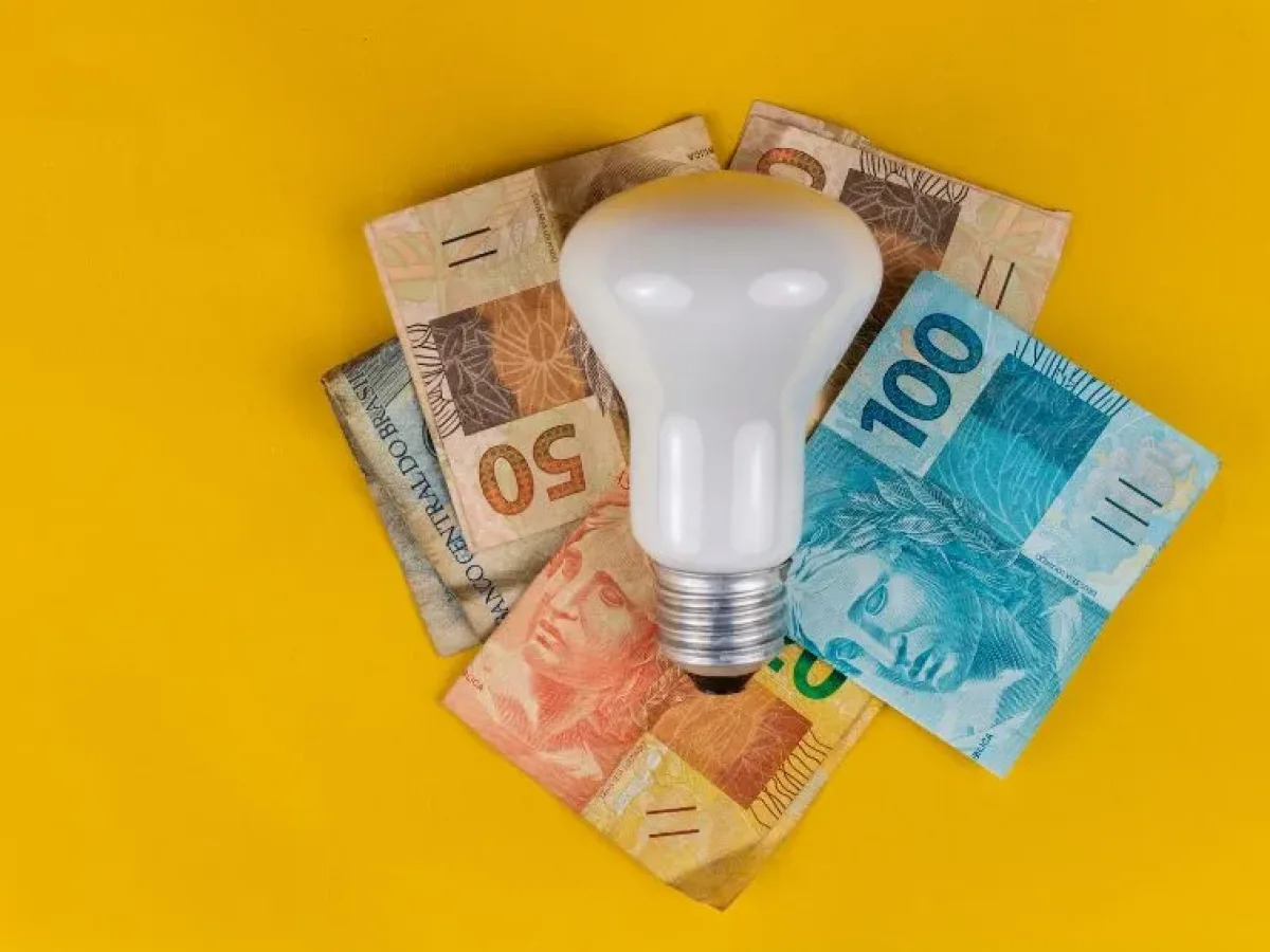 Conta de luz sobe 7,98% e puxa inflação de setembro; veja o que pesou no bolso dos brasileiros