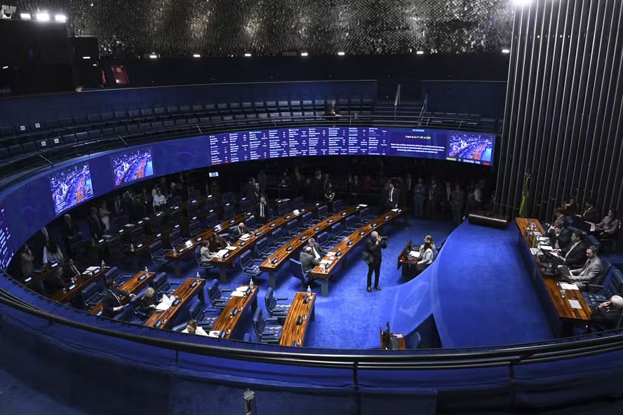 PEC pelo fim da escala 6×1 chega ao plenário do Senado; proposta prevê semana de 40 horas sem corte salarial