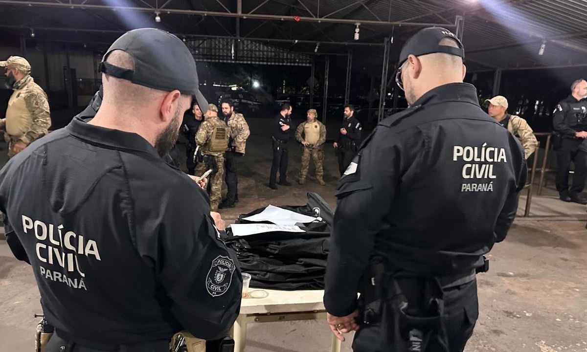 Operação policial prende 17 suspeitos de tráfico e lavagem de dinheiro no Paraná