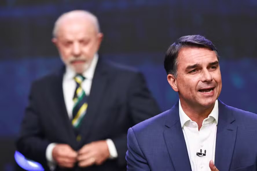 Flávio Bolsonaro supera Lula em levantamentos eleitorais antes do segundo turno