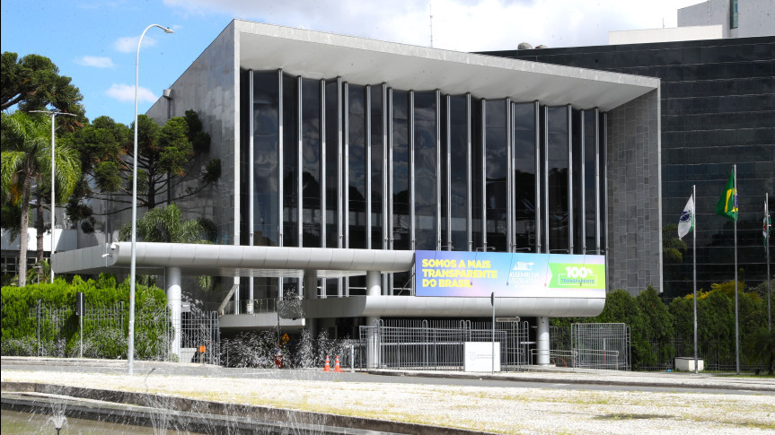 Taxas de cartórios e turismo religioso estão entre projetos em pauta na Assembleia do Paraná