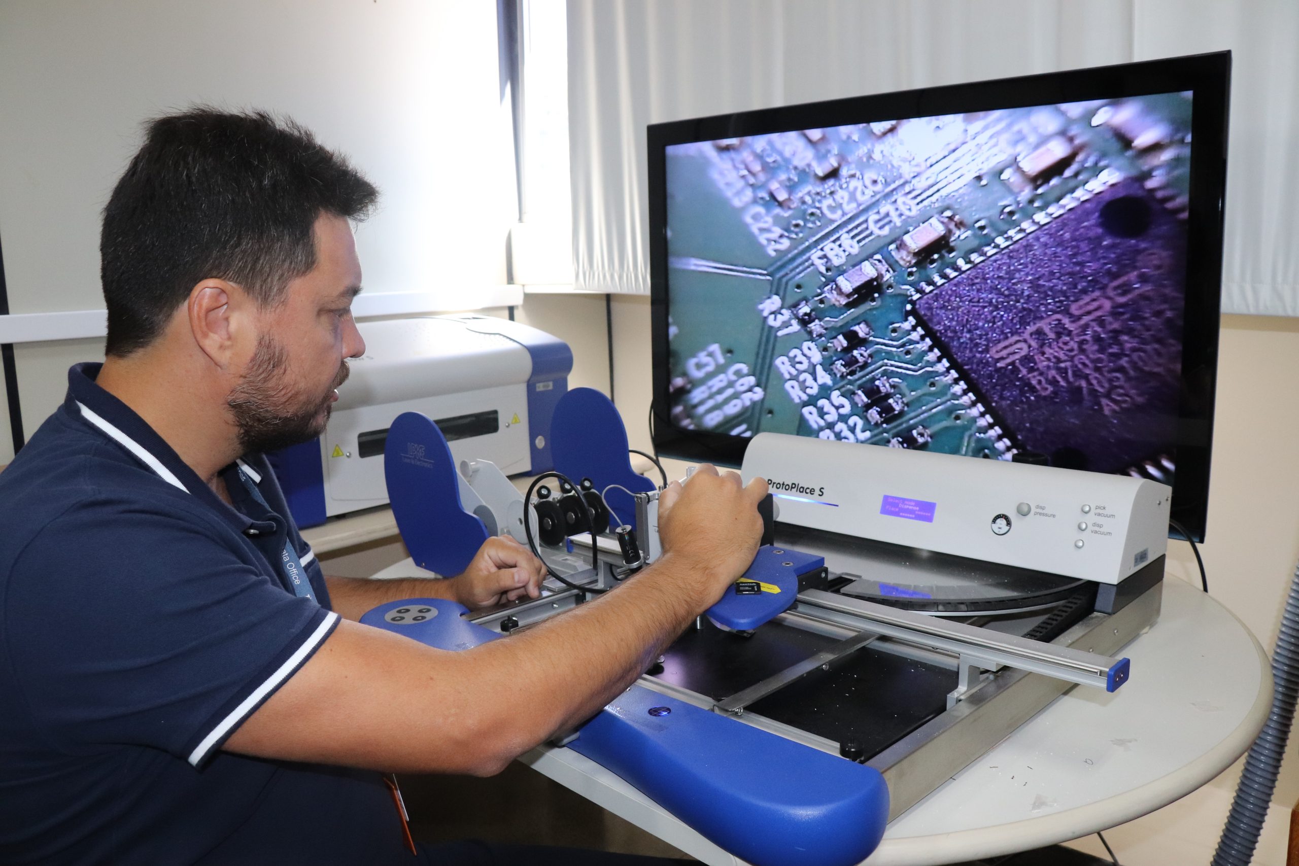 Paraná anuncia R$ 15 milhões para projetos de inteligência artificial em empresas