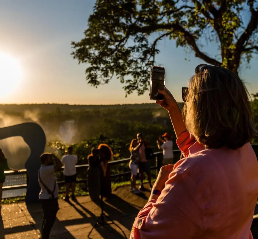 Paraná recebe mais de 717 mil turistas estrangeiros em nove meses e se prepara para o verão