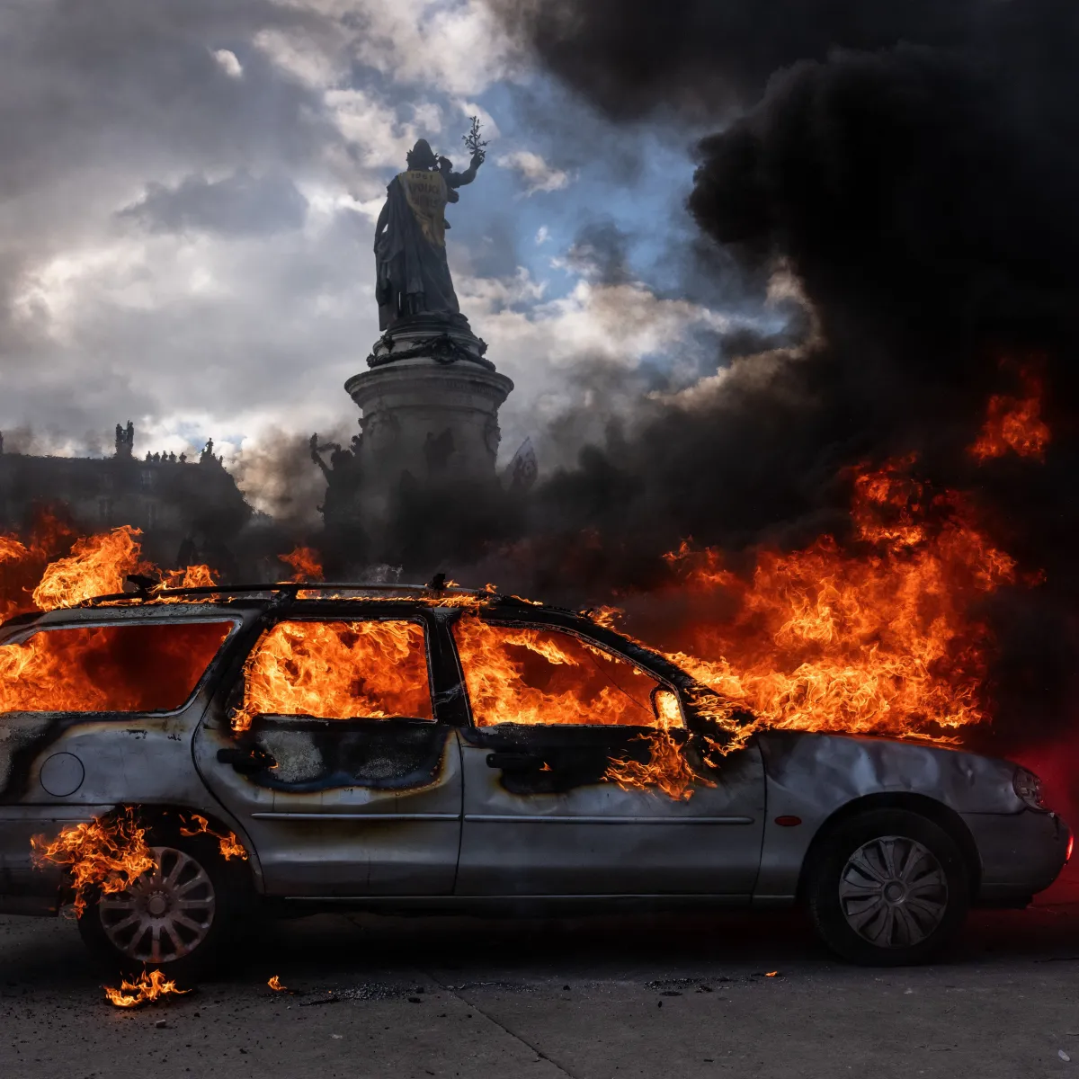 FRANÇA REFORÇA POLICIAMENTO APÓS PROTESTOS E MANTÉM ALERTA PARA NOVAS MANIFESTAÇÕES
