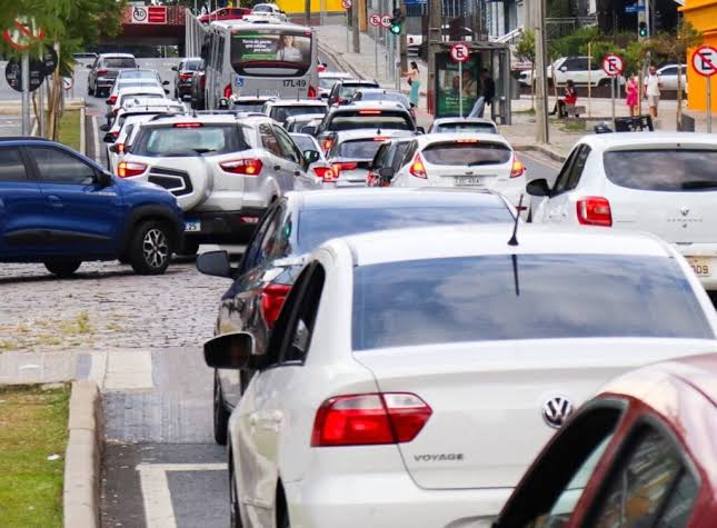 Guarapuava ganha mais de 5 mil veículos em um ano e frota já passa de 141 mil
