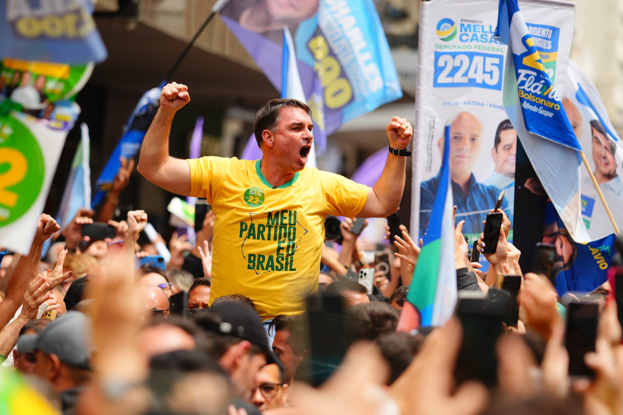Flávio chega às vésperas do segundo turno com 52% dos votos válidos, aponta pesquisa
