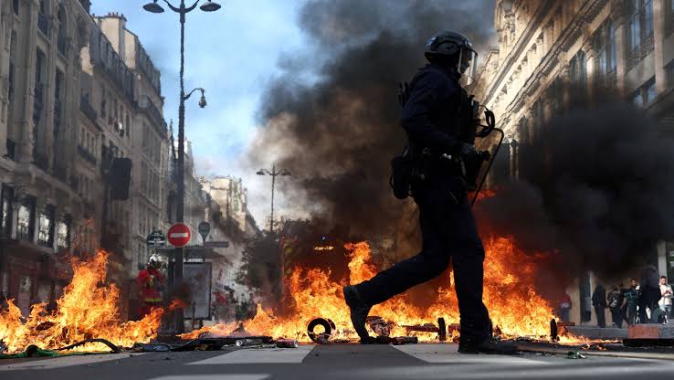 França mobiliza 70 mil policiais diante de novos protestos e temor de violência nas ruas