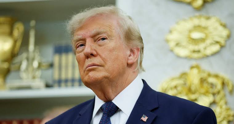 Aprovação de Trump cai a níveis históricos antes das eleições de meio de mandato nos EUA