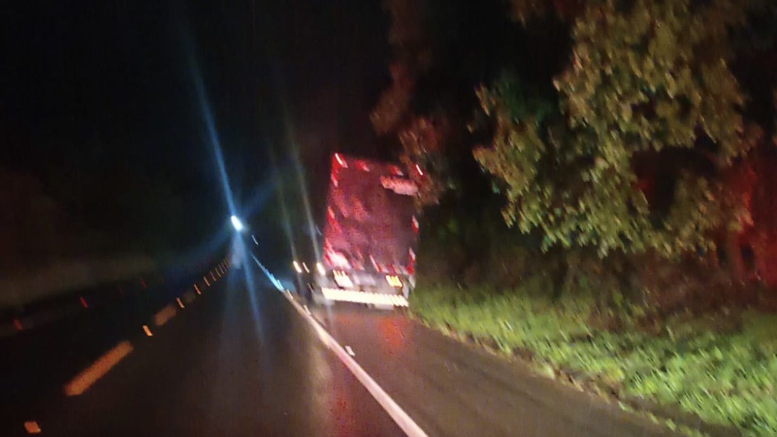 Caminhão com placas de Ponta Grossa atropela jovem de 27 anos na PR-239, em Sengés